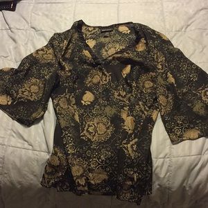 Cute blouse with unique design